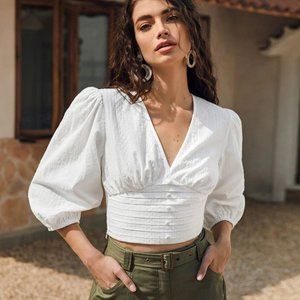 NWOT Bishop Sleeves Covered Buttons Cropped Top S/4